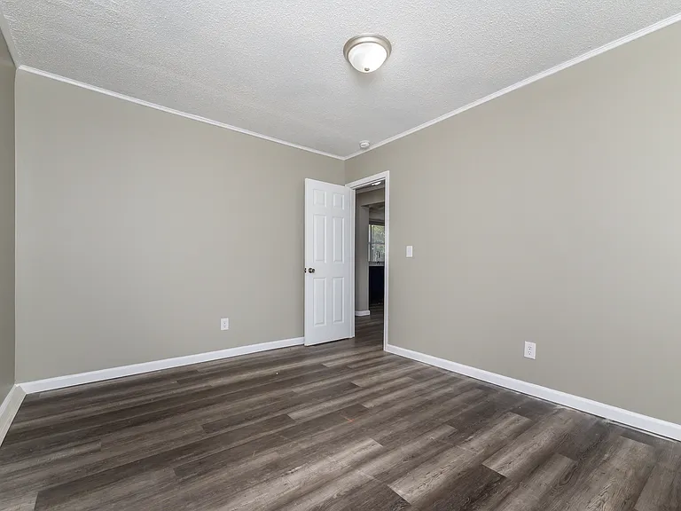506 Plain St — Photo 19