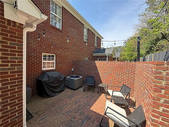 3rd image of 716 Manor Way #716
