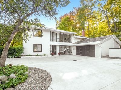 18100 S Woodland Rd, Shaker Heights, OH, 44120
