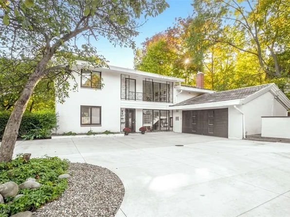 18100 S Woodland Rd, Shaker Heights, OH 44120