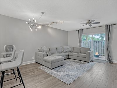 971 Summit Lake Drive, West Palm Beach, FL, 33406