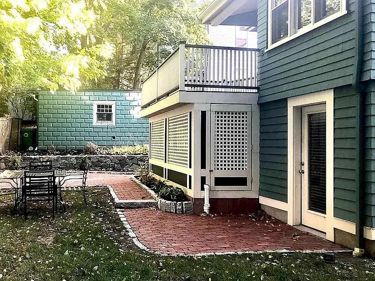 70 Sumner St — Photo 27