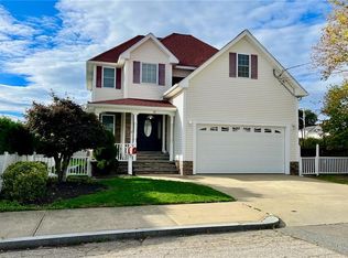 41 Follett St, East Providence, RI 02914