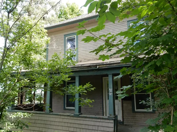 51 Outlook Street, Newport City, VT 05855