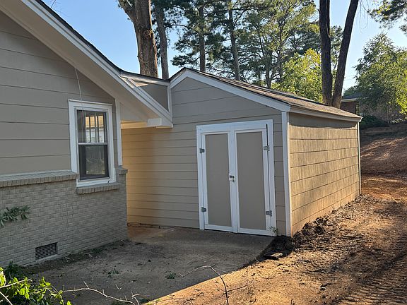 4th image of 2200 Jefferson Davis Dr