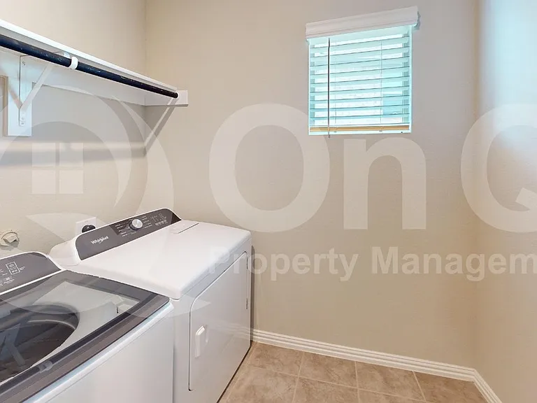 1508 Lannon Ln — Photo 9