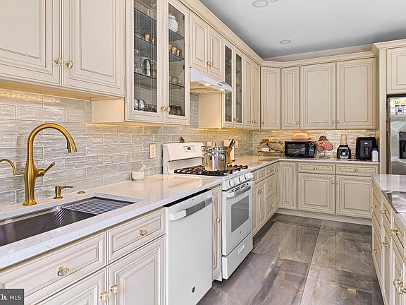 5th image of 35 Brinkmanns Way