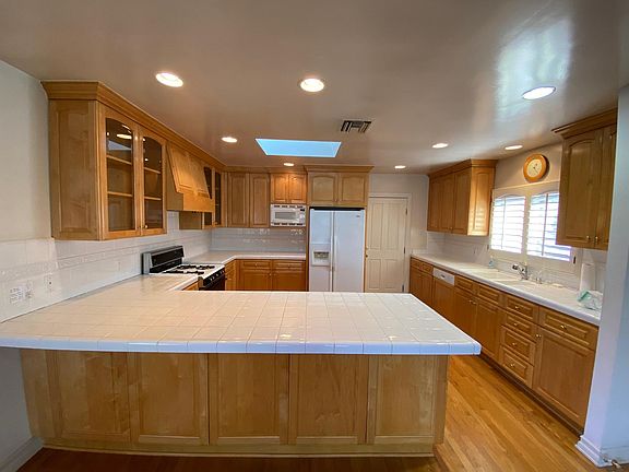 5th image of 4751 Santa Lucia Dr