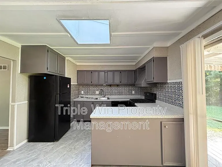 762 Del Marco Dr — Photo 18