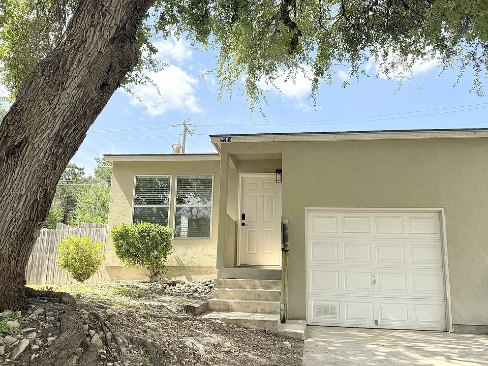 7905 Santa Catalina