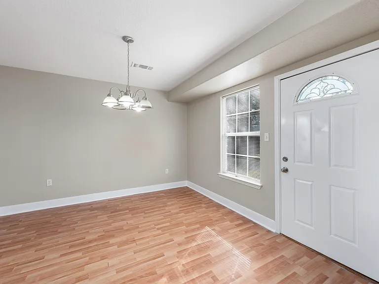 1728B Connorvale Rd — Photo 9