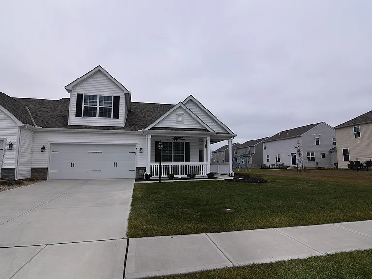 164 Broadmoore Blvd — Photo 35