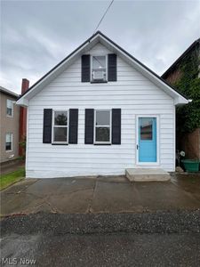 978 W Main St, Sugarcreek, OH, 44681