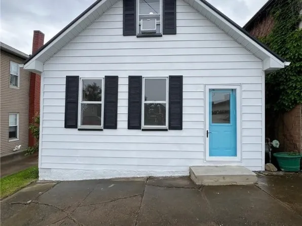 978 W Main St, Sugarcreek, OH 44681