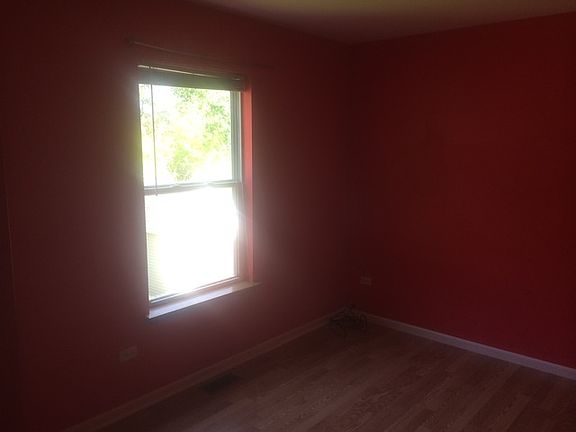 4th image of 3024 W Golfmoor Ave