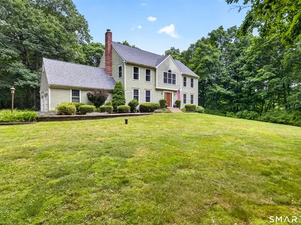 8 Antoinette Lane, Guilford, CT 06437