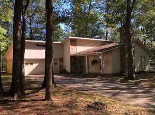 205 Robinhood Dr, Nacogdoches, TX 75961