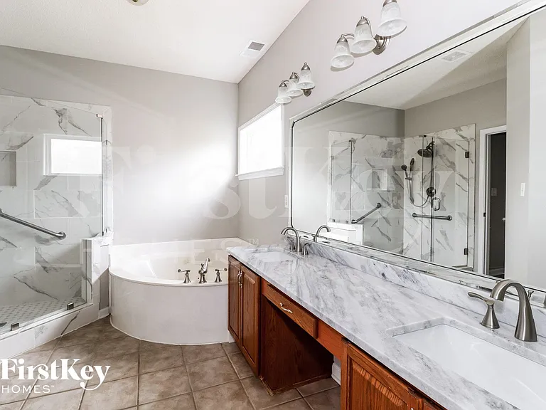 9971 Bloomsbury Ave — Photo 11