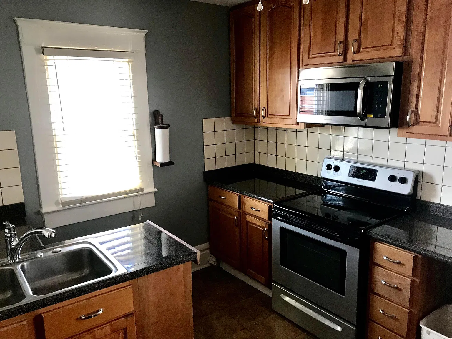 536 Reinhard Ave — Photo 3