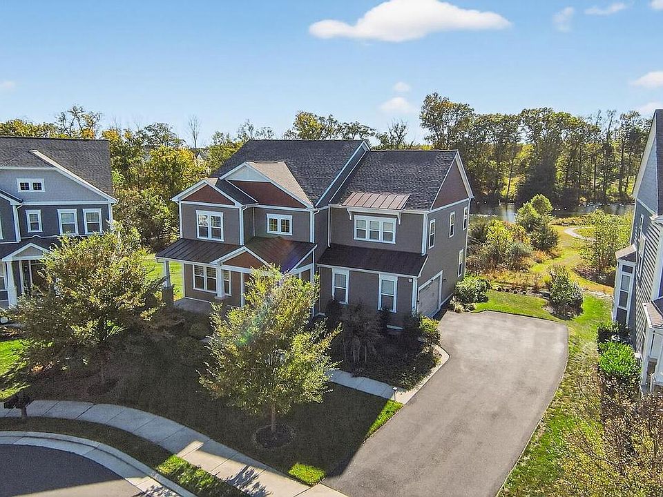 1st image of 40925 Arcadian Pond Ct