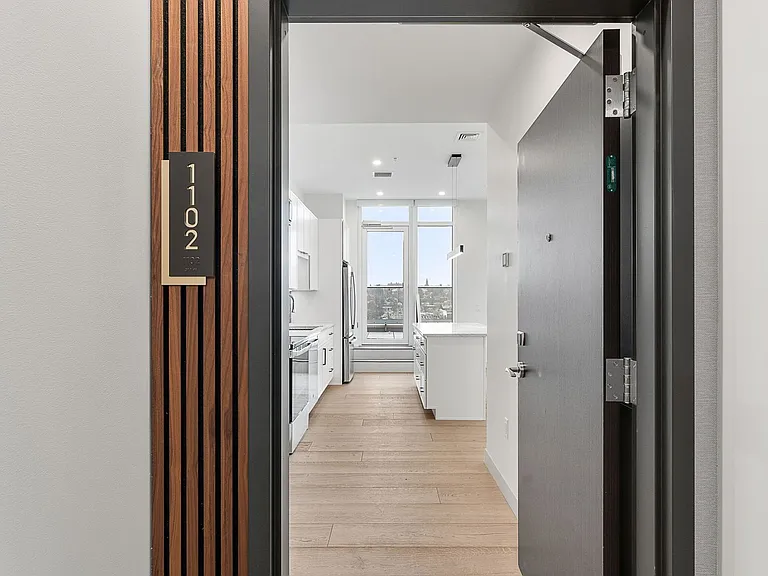 Bank Street Apartments at Burlington Square — Photo 51