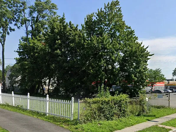188 Halsted St, East Orange, NJ 07018