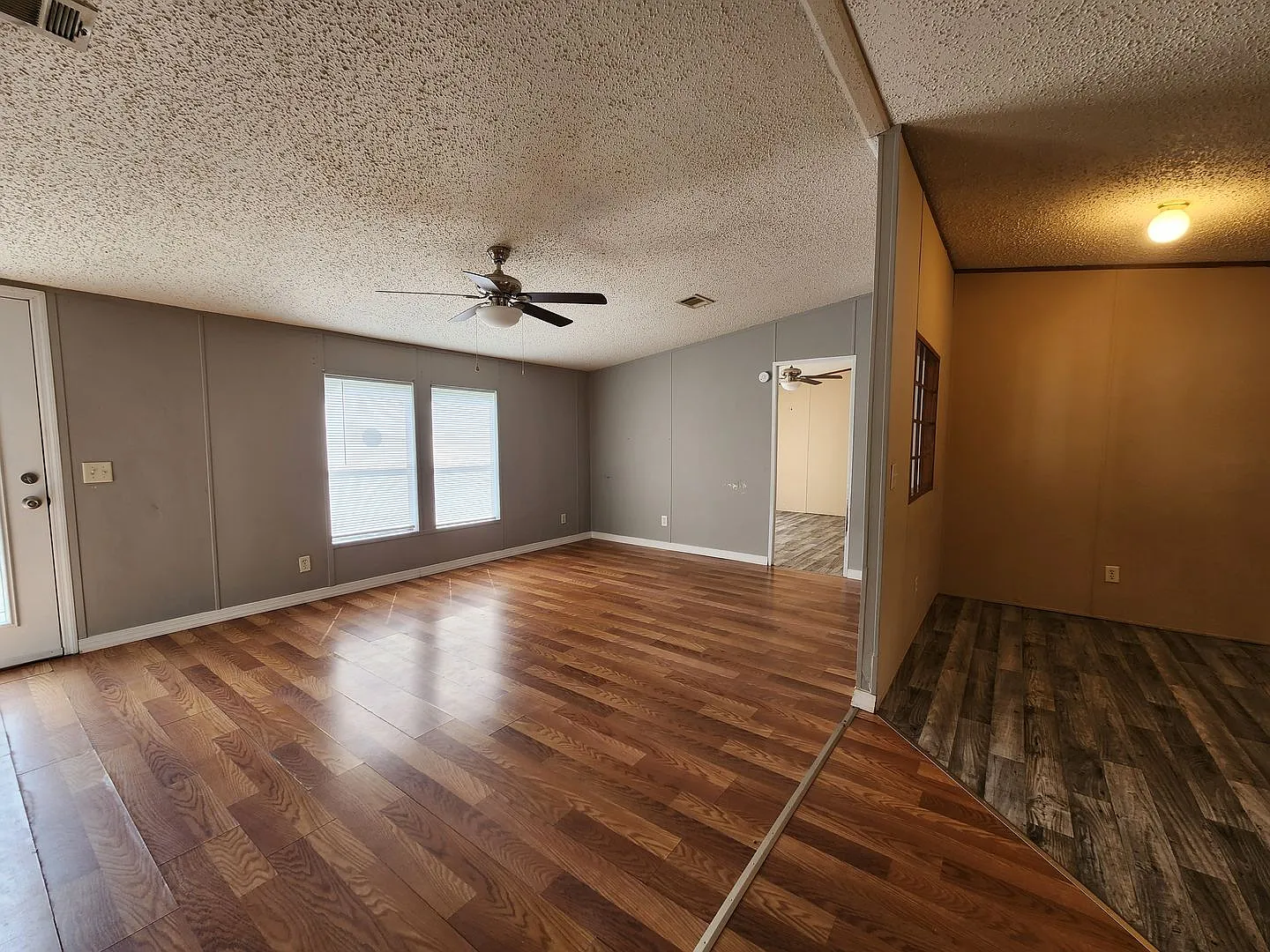 3 Bed, 2 Bath Home on 1/3 Acre No Gas or Water Bills! — Photo 4
