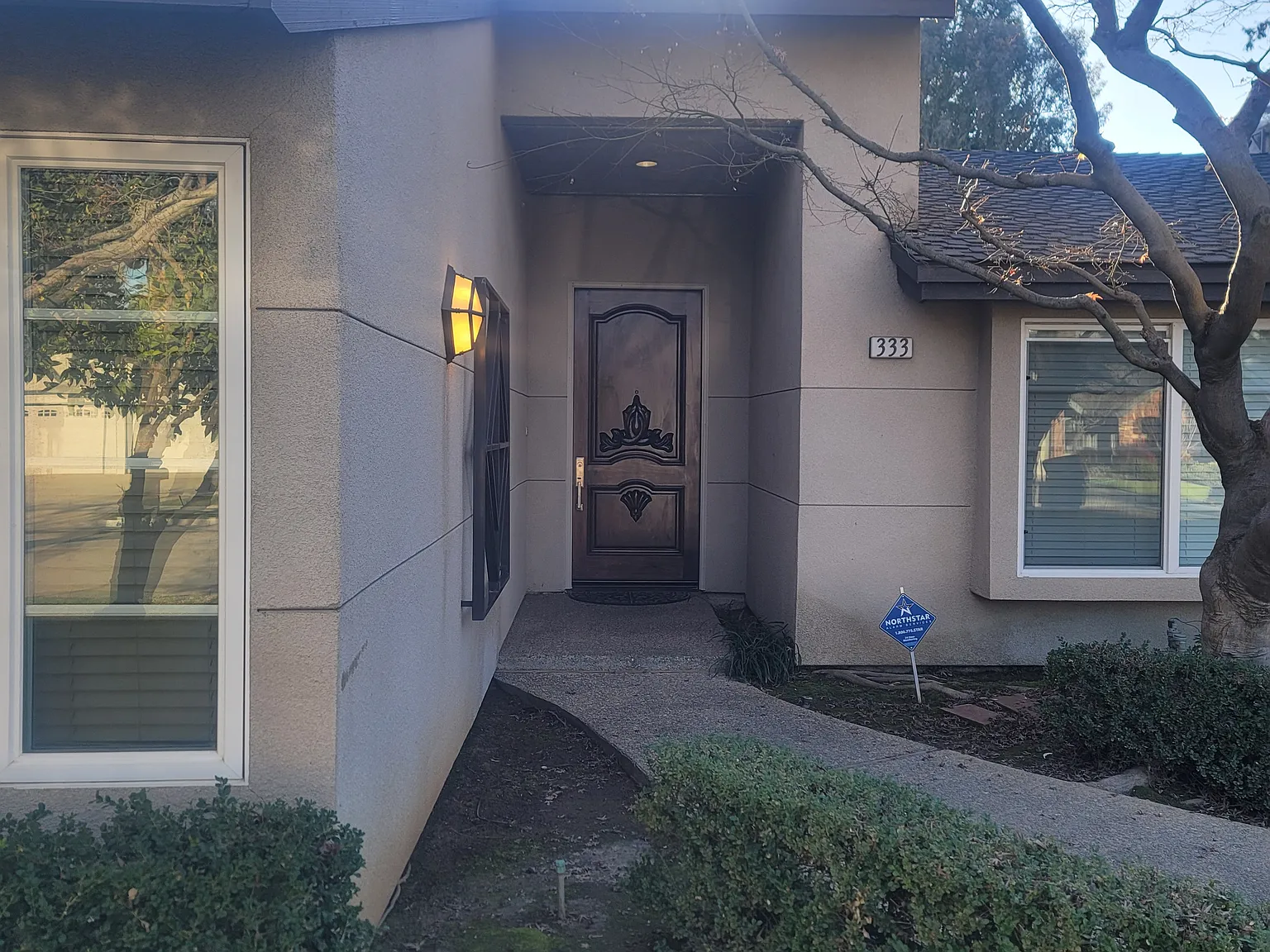 4 bed, 2.5 bath, 2400 sqft, $3,250 — Photo 2