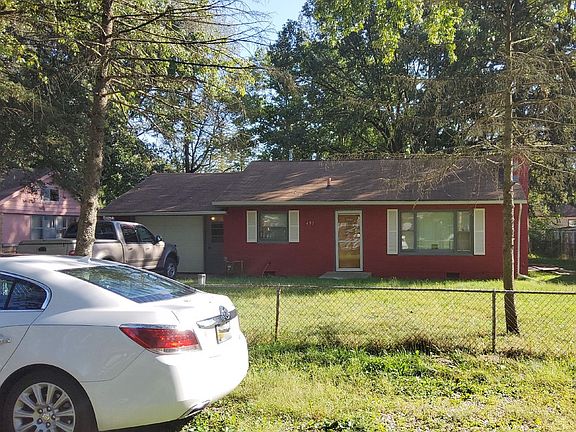 2nd image of 493 Wellington Ave