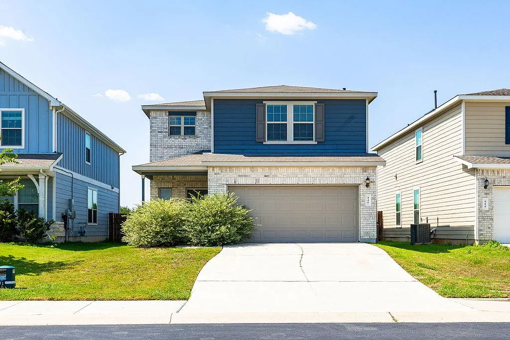 4 bed, 3.0 bath, 2072 sqft, $2,325 — Photo 1