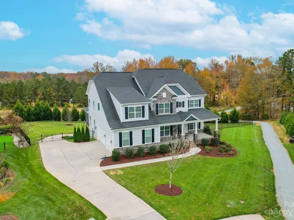 1225 Rosecliff Dr, Waxhaw, NC 28173