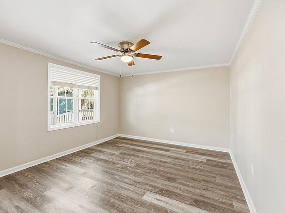 5th image of 207 Cree Trail