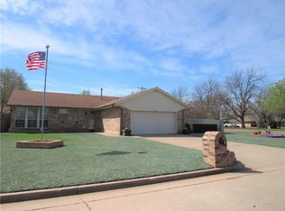 1332 Saint Mathews Dr, Midwest City, OK 73110