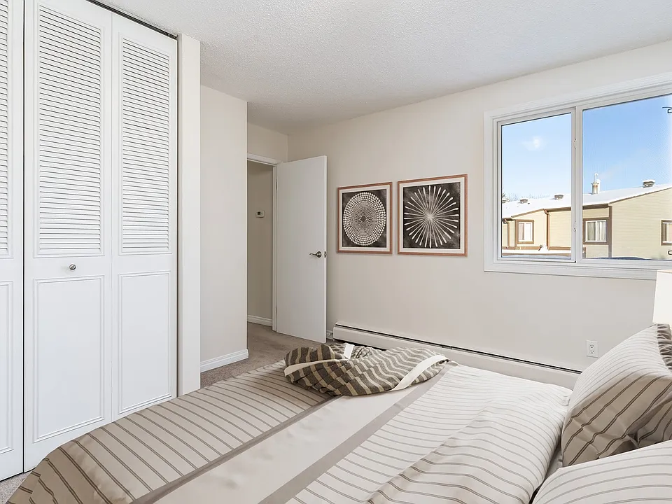 100 Hillcrest Pl SW