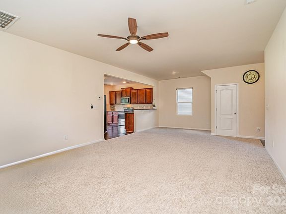 5th image of 9132 Magnolia Lily Ave