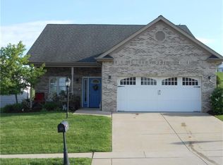 127 Village Cir, Oakdale, PA