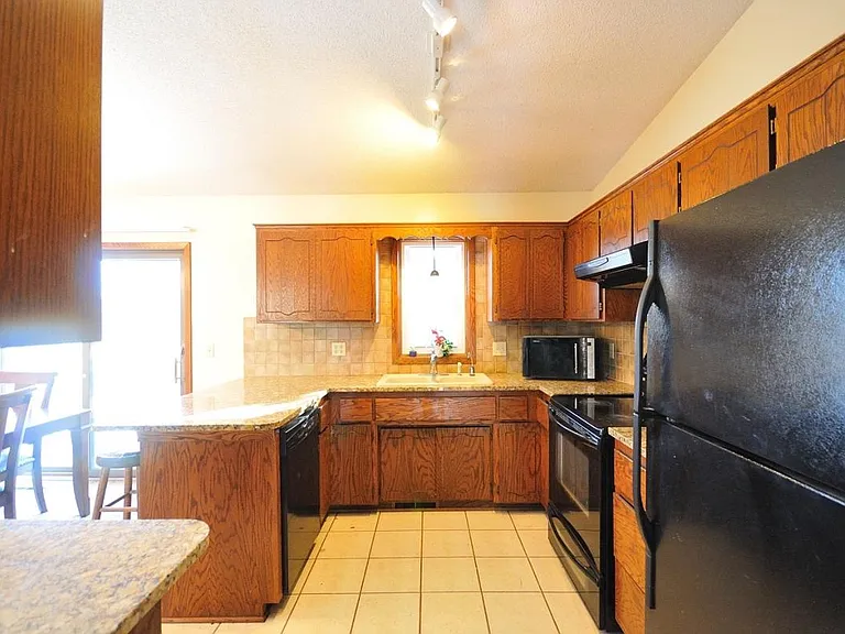 3791 Greensboro Ct — Photo 3