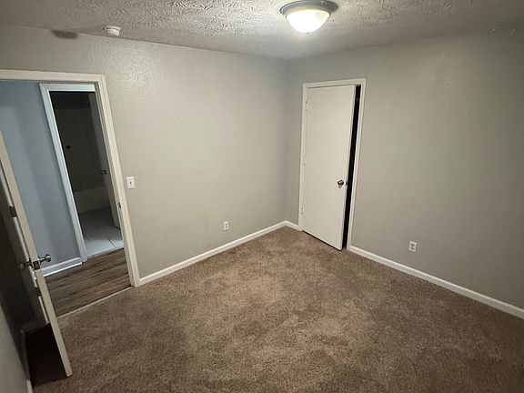 5th image of 1404 Diuguid Dr