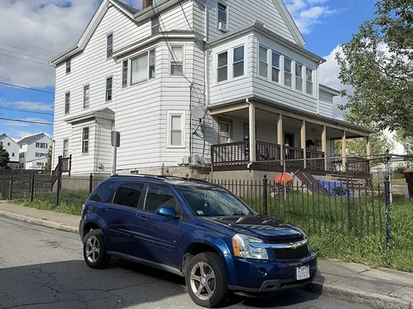 857 Pine St, Fall River, MA 02720