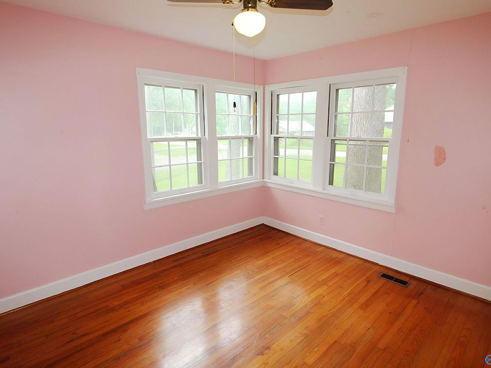 7th image of 702 Tidmore Bend Rd