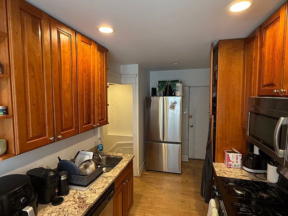 2nd image of 569 W Arlington Pl #1