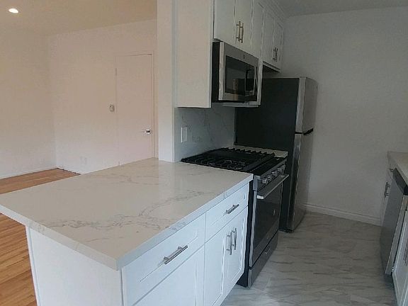 5th image of 1102 Idaho Ave Unit D