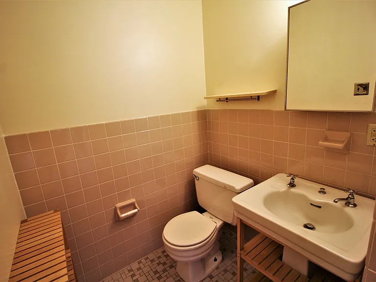 920 Saint Paul St — Photo 13