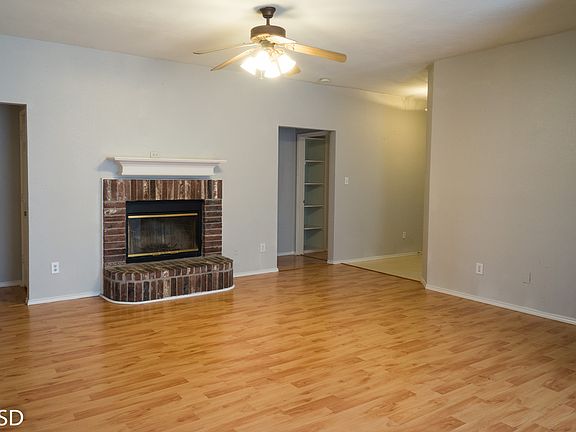 4th image of 7213 Park Creek Dr