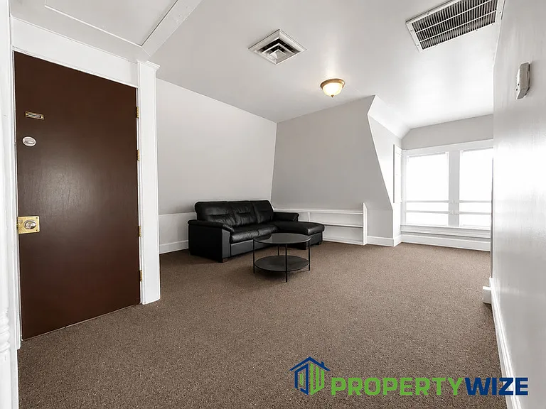516 Beaumont Ave #3 — Photo 6