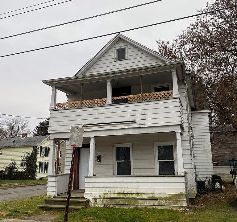 1st image of 451 W 6th St