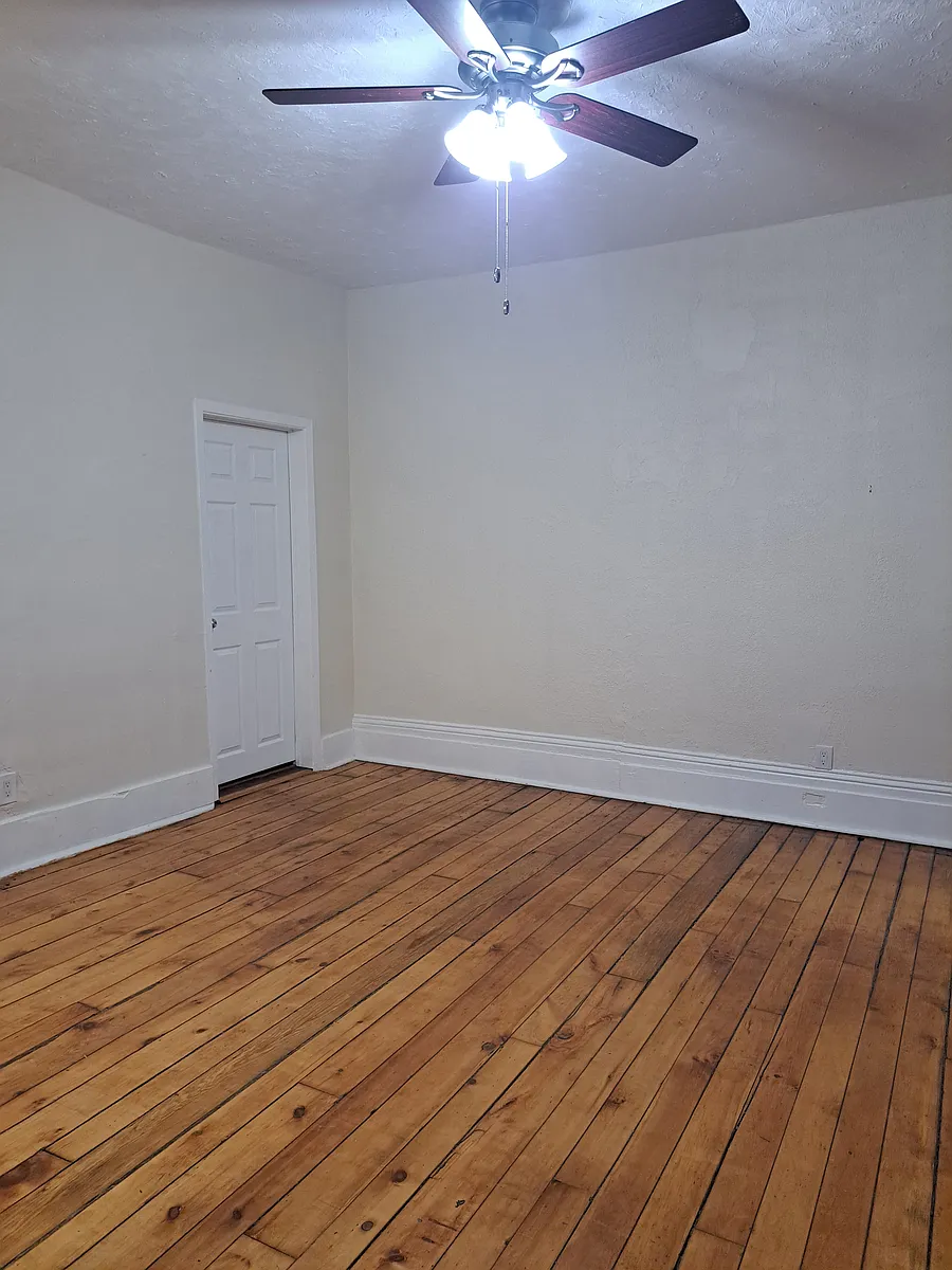 Building Photo - 4223 Terrace Ave #1