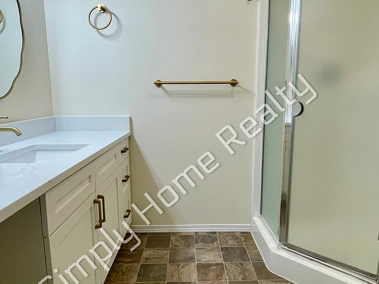 9041 Steilacoom Rd SE #B — Photo 15