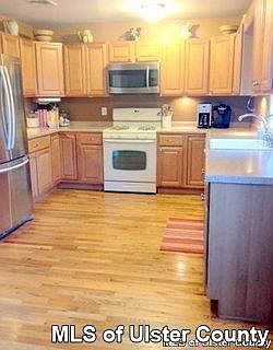 3rd image of 215 Highland Ave