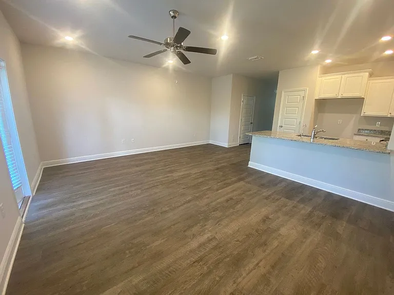 1647 Caleigh Ct — Photo 5